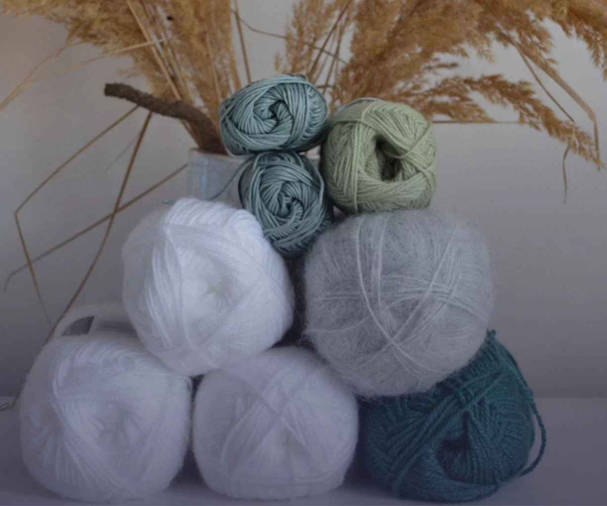 Włóczki naturalne i syntetyczne